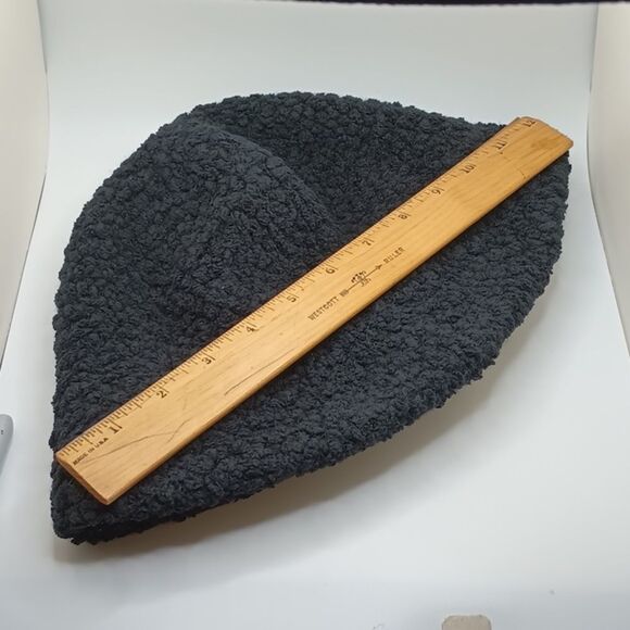 Fluffy Black Bucket Hat soft acrylic sponge like material - Picture 6 of 7